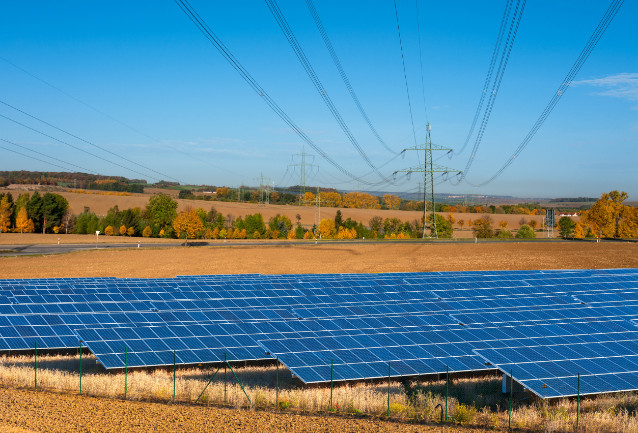 solar-farm-on-farm-land